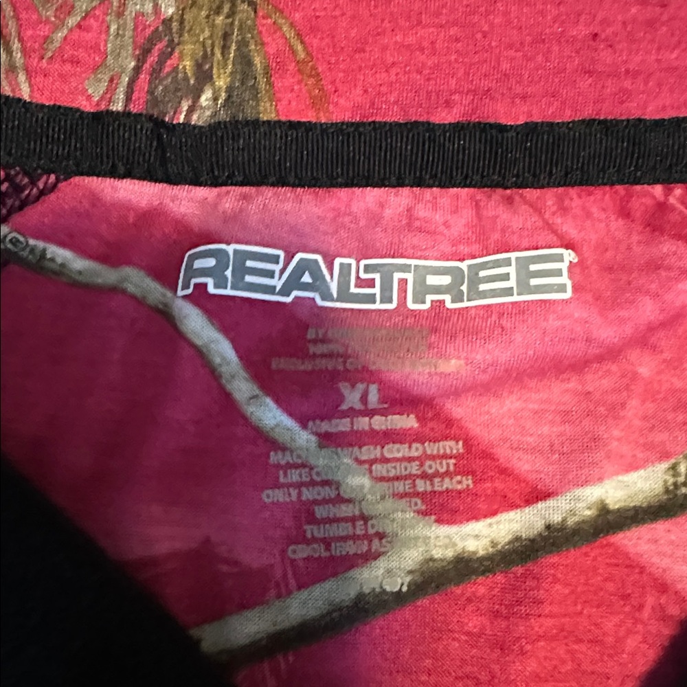 Realtree Pink and Black Pullover - Picture 2 of 5